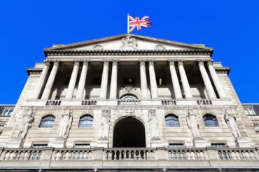 美股三大指數再度強勢上漲 今晚英央舉行利率會議
